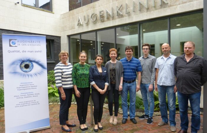 Foto von links: Marianne Busch (Geschäftsführung), Luisa Kemper, Sama Bedary, Isabel Gesing, dr. Matthias Gerl, Kevin Lange, Matthias Müller (Leitung Medizintechnik), Walter Lange (Leitung EDV). Es fehlt Jana Breuers.