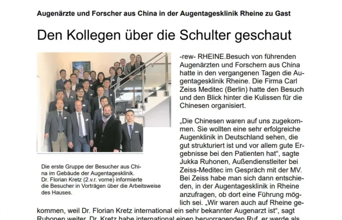 Die erste Gruppe der Besucher aus China im Gebäude der Augentagesklinik. Dr. Florian Kretz (2.v.r. vorne) informierte die Besucher in Vorträgen über die Arbeitsweise des Hauses.