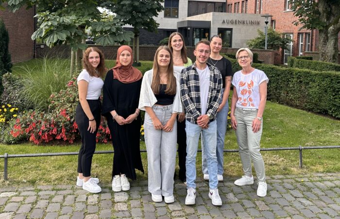 Auswahl e1723530765672 - Ausbildungsstart 2024 | unsere vier angehenden Medizinischen Fachangestellten - Augenärzte Gerl & Kollegen