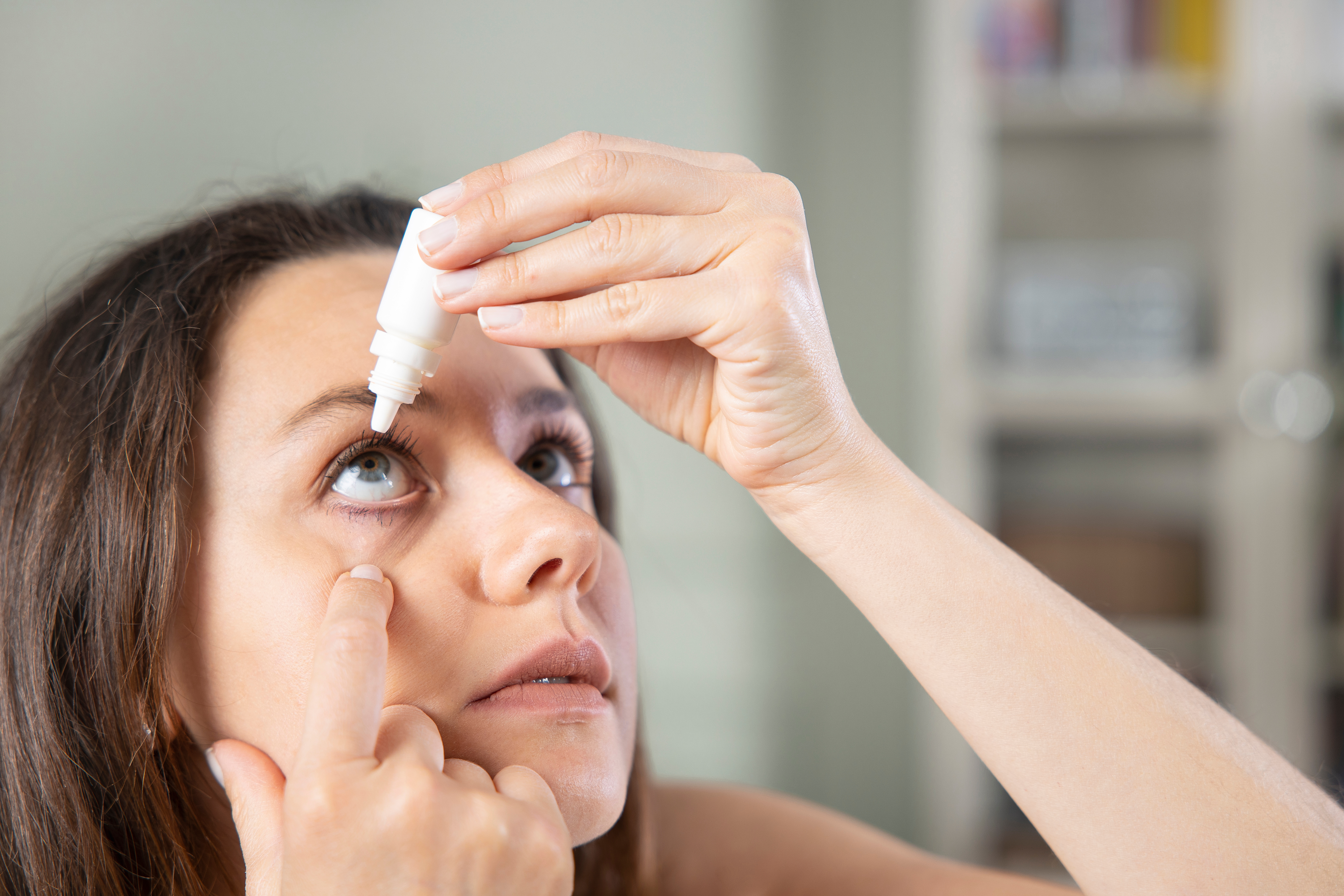 AdobeStock 436197175 - Augentropfen richtig anwenden: Anleitung & Tipps - Augenärzte Gerl & Kollegen