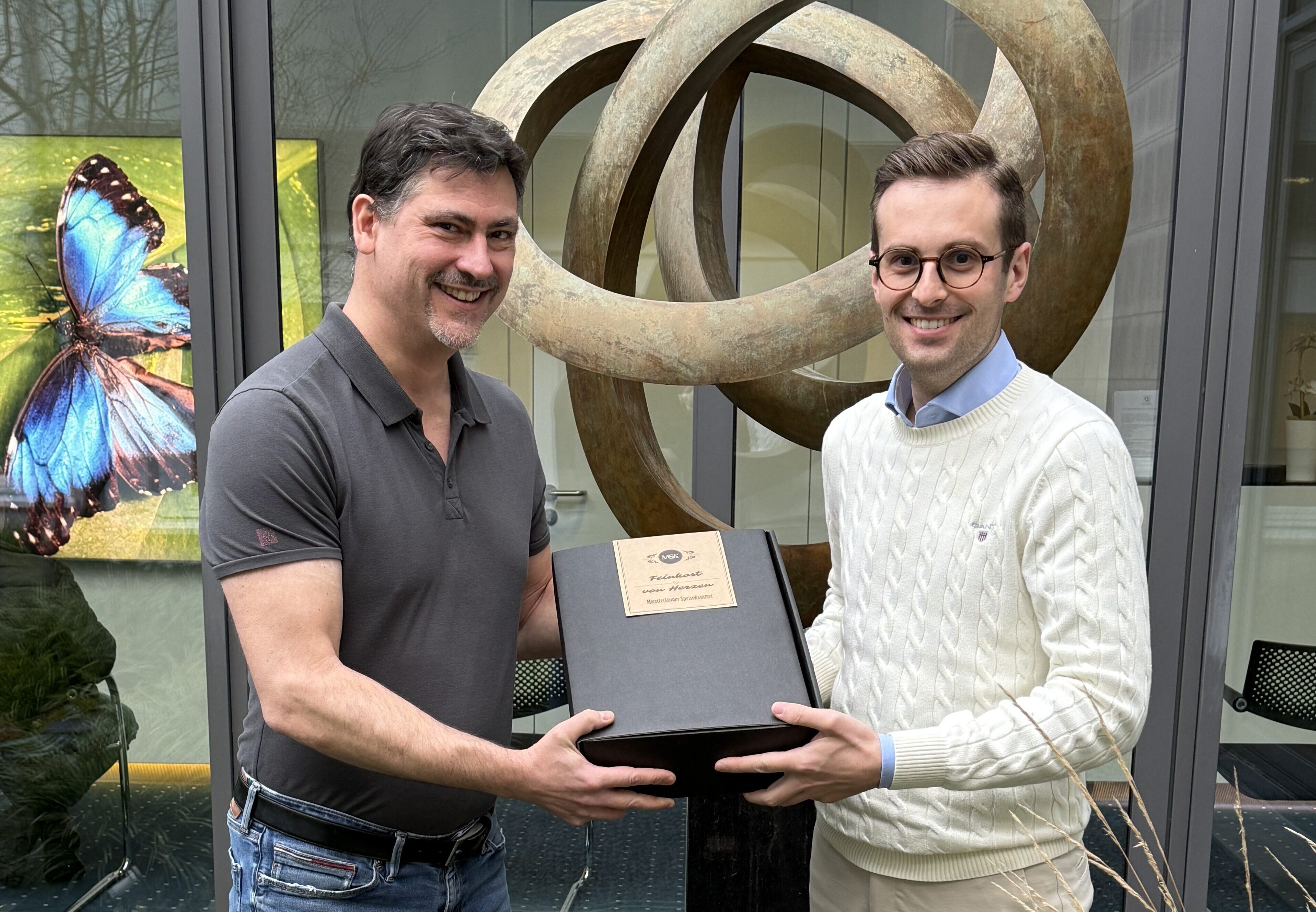 IMG 7182 rotated e1765291899470 - Wir gratulieren! | Herausragender Meilenstein - Augenärzte Gerl & Kollegen