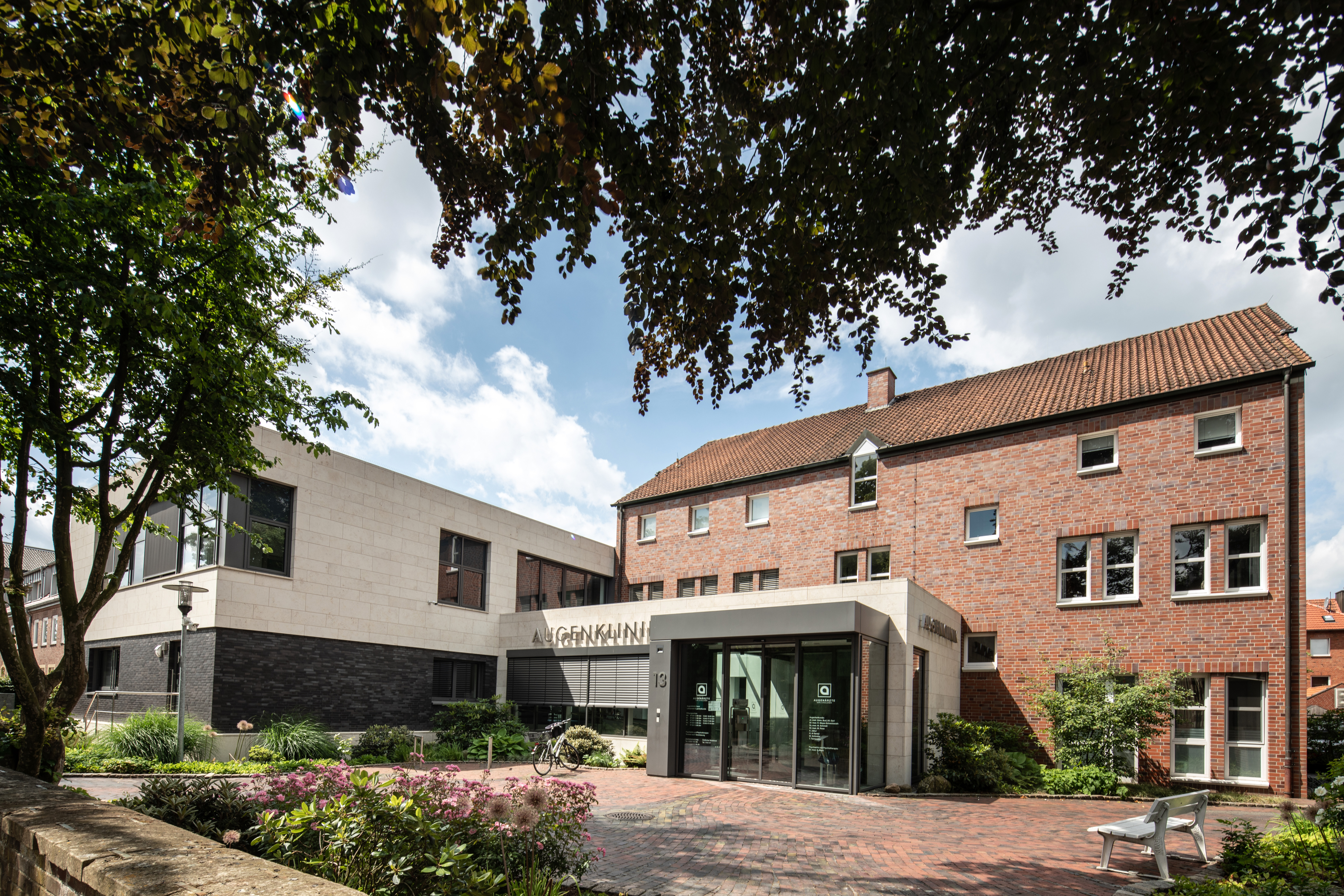Augenklinik Ahaus Fachkrankenhaus - Erstuntersuchung Neupatient/in | Augenklinik Ahaus - Fachkrankenhaus - Augenärzte Gerl & Kollegen