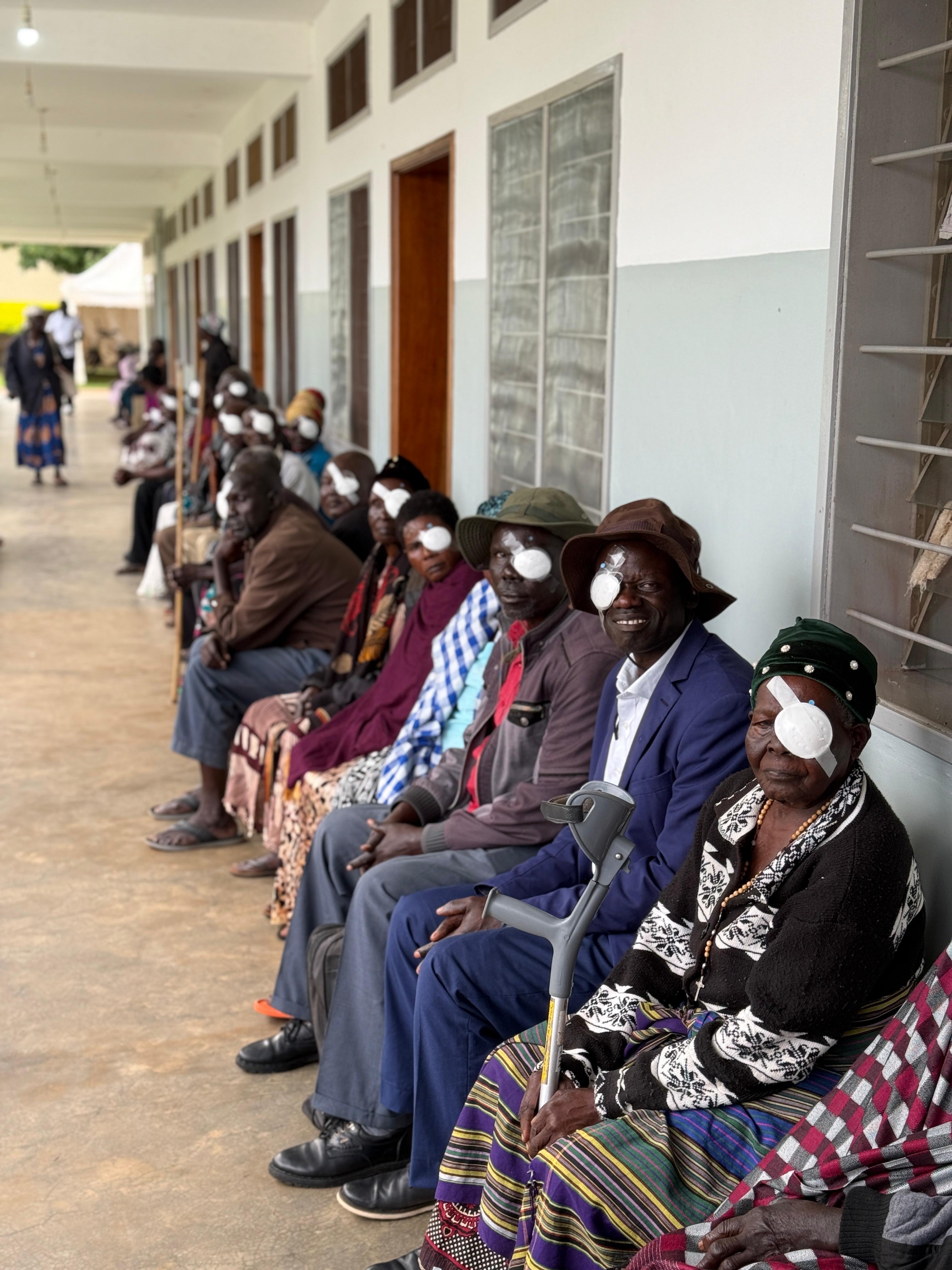 bdcdd2e7 0d24 4b34 9673 faf9a4b938d3 - Augenlicht für Uganda - Augenärzte Gerl & Kollegen